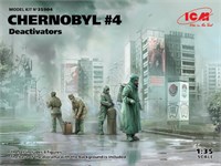 35904  фигуры  Чернобыль№4. Дезактиваторы  (1:35) 4823044406197