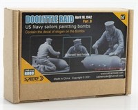 4803  фигуры  DOOLITTLE RAID Part.B - US Navy sailors painting bombs  (1:48) 2000002135548