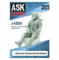 ASK48004  фигуры  Пилот ВКС России (летняя форма) + декали  (1:48) 2000000181882