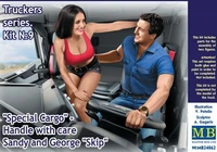 MB24062  фигуры  “Special Cargo” - Handle with care Sandy and George “Skip”  (1:24) 2000000098708