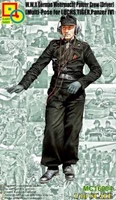 MC16004  фигуры  German W.W.II Wehrmacht Panzer Driver Multi-Pose for Luchs, Tiger, Pz IV  (1:16) 4544032749125