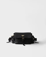 Сумка Prada Explore среднего размера из наппы с клапаном, черный 47355263