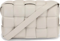 Сумка Bottega Veneta Padded Cassette Bag Chalk/Gold, белый 1127668