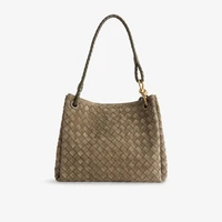 Сумка через плечо Bottega Veneta из замши плетеная, зеленый 25088620