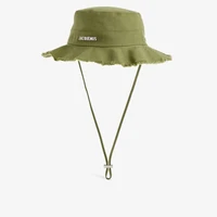 Хлопковая панама le bob artichaut с бляшкой-логотипом Jacquemus, хаки 9290230