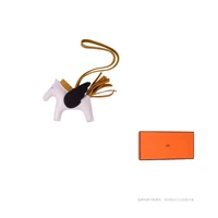 HERMES Ожерелье из овчины унисекс фиолетовое/черное/коричневое, Purple/Black/Brown 27949651