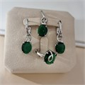 Комплект ювелирной бижутерии коллекция "Дубай" серьги, кулон и кольцо 19 р, покрытие посеребрение, вставка: стекло, цвет: зеленый, арт.313.445-19 313.445-19
