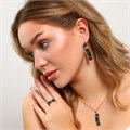 Крупный комплект ювелирной бижутерии серьги, кулон и кольцо 20 р, покрытие: посеребрение, вставка: фианиты и зеленый эмаль, арт.213.910-20 213.910-20