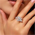Кольцо 17-18 р цветок Каталог >> Бижутерия >> Ювелирная бижутерия, покрытие посеребрение, вставка: фианиты, цвет: прозрачный, арт.219.426 219.426-17-18