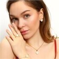 Комплект ювелирной бижутерии Итальянское золото (покрытие желтое 14к) в форме клевера, серьги, кольцо, кулон и браслет, цвет: белый, (сверху на камне наклеена пленка), 20 р, арт.213.085-20 213.085-20