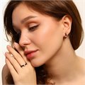 Комплект ювелирной бижутерии коллекция "Дубай" серьги и кольцо 18 р, покрытие позолота, вставка: керамика и фианиты, цвет: черный, арт.314.258-18 314.258-18