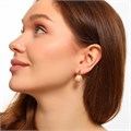 Серьги Каталог >> Бижутерия >> Ювелирная бижутерия Дубайское золото, с покрытием позолотой 18К, вставка: фианиты и искуственный жемчуг, цвет: прозрачный, арт.216.183 216.183