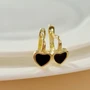 Серьги сердце Каталог >> Бижутерия >> Ювелирная бижутерия Итальянское золото (покрытие желтое 14к), вставка: цветная эмаль, цвет: черный, арт.213.129 213.129