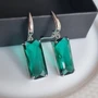 Серьги с крупным камнем, покрытие: посеребрение, цвет камня: зеленый, арт 411.581 411.581
