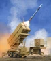 01040  техника и вооружение  Ракетная установка  US M901  w/MIM-104F Patriot (PAC-3)  (1:35) 2000002060031