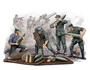 00426  фигуры  German s.FH 18 Field Howitzer Gun Crew/Ammo Supplied Team  (1:35) 9580208004266