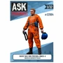 ASK32004  фигуры  Штурман ВВС/ВКС России в ВМСК (маска и шлем в руках)  (1:32) 2000000214887
