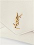 Сумка на плечо Cassandre из текстурированной кожи SAINT LAURENT, бежевый 47345414