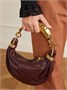 Текстурированная кожаная сумка на плечо с декоративным браслетом CHLOÉ, бордовый 47345071