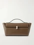 Кожаная сумка-тоут Symmetry Trapeze Pochette Savette, хаки 47339823