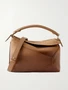 Маленькая сумка на плечо Puzzle Edge из лакированного нубука LOEWE, коричневый 47350806