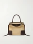 Маленькая замшевая сумка через плечо Amazona 180 с отделкой из кожи LOEWE, бежевый 47346237