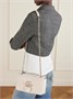 Сумка на плечо GG Marmont из стеганой кожи GUCCI, белый 47344405