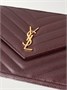Мини-кошелек с цепочкой Cassandre Envelope из стеганой кожи SAINT LAURENT, бордовый 47345415