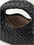 Кожаная наплечная сумка Veneta Baby Intrecciato BOTTEGA VENETA, черный 47345821