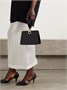 Миниатюрная сумка-клатч из блестящей кожи с украшениями Ferragamo, черный 47346019