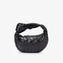 Кожаная сумка Mini Jodie Intrecciato с верхней ручкой Bottega Veneta, черный 6392555