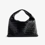 Сумка-Хобо из кожи Intrecciato-Weave среднего размера Bottega Veneta, черный 17513118