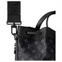 LOUIS VUITTON Кожаная сумка через плечо с аппликацией 27972638