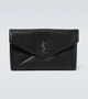Кожаный клатч с монограммой Saint Laurent, черный 5935189