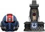 Фигурка JoyToy. Space Marine 2: Ultramarines Lieutenant Titus' MKX Helmet & Display Stand 756571