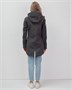 Парка спортивная женская с капюшоном softshell темно-серого цвета 9568TC 245700479