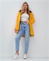 Парка спортивная женская с капюшоном softshell желтого цвета 9568J 79077442