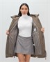 Куртка зимняя женская классическая с капюшоном коричневого цвета 7671K 151929522